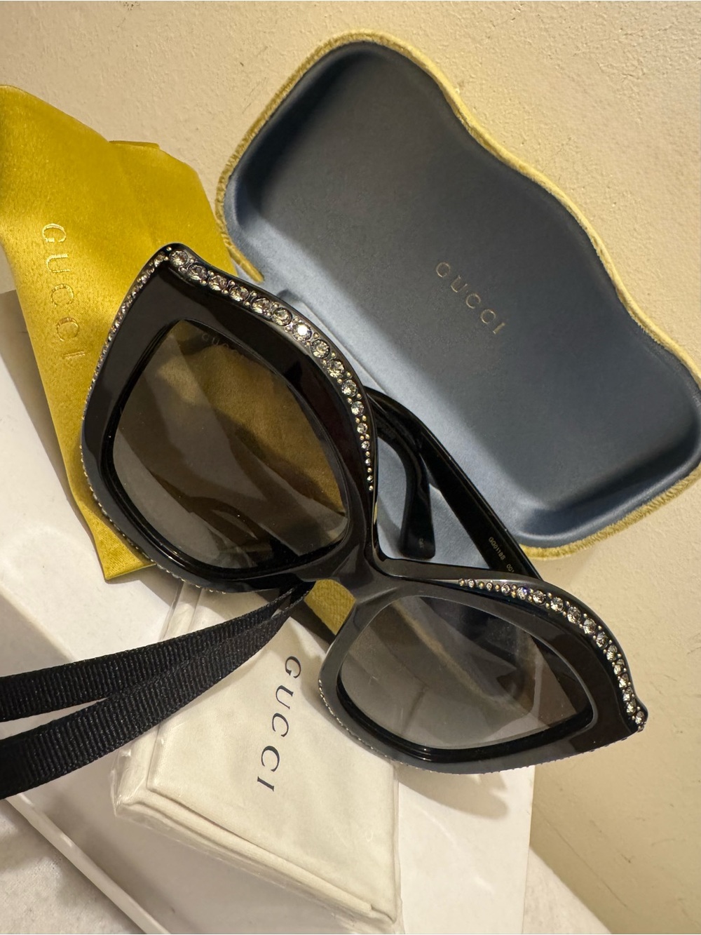 NEW AUTHENTIC GUCCI GG0118S CRYSTAL OVERSIZED CAT-EYE SUNGLASSES